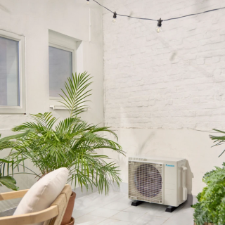 Инверторен климатик Daikin FTXF35E/RXF35E SENSIRA
